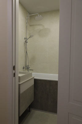 Продам многокомнатную квартиру, Нехинская ул, 28, Великий Новгород г