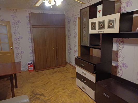 Продам трехкомнатную (3-комн.) квартиру, Павла Левитта ул, 6, Великий Новгород г