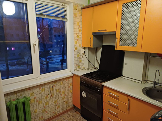 Продам трехкомнатную (3-комн.) квартиру, Павла Левитта ул, 6, Великий Новгород г