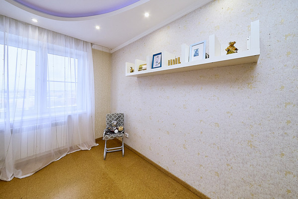 Продам трехкомнатную (3-комн.) квартиру, Ленинский пр-кт, 114А, Санкт-Петербург г