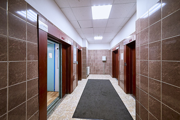 Продам трехкомнатную (3-комн.) квартиру, Ленинский пр-кт, 114А, Санкт-Петербург г