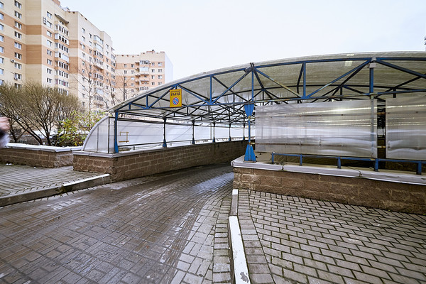 Продам трехкомнатную (3-комн.) квартиру, Ленинский пр-кт, 114А, Санкт-Петербург г