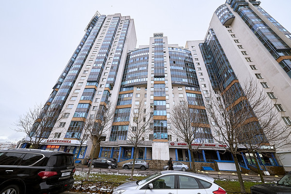 Продам трехкомнатную (3-комн.) квартиру, Ленинский пр-кт, 114А, Санкт-Петербург г