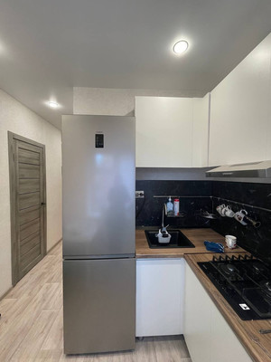 Продам двухкомнатную (2-комн.) квартиру, Ленина/Парижской Коммуны ул, 29/30, Красноярск г