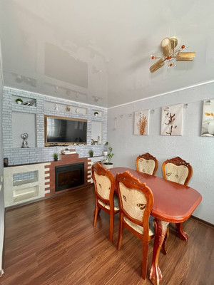 Продам трехкомнатную (3-комн.) квартиру, Свердлова ул, 10, Ишим г