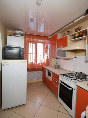 Продам трехкомнатную (3-комн.) квартиру, Свердлова ул, 10, Ишим г