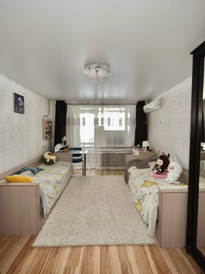 Продам трехкомнатную (3-комн.) квартиру, Свердлова ул, 10, Ишим г