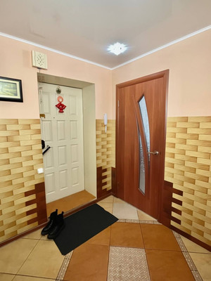 Продам трехкомнатную (3-комн.) квартиру, Свердлова ул, 10, Ишим г