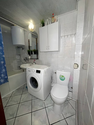 Продам трехкомнатную (3-комн.) квартиру, Свердлова ул, 10, Ишим г