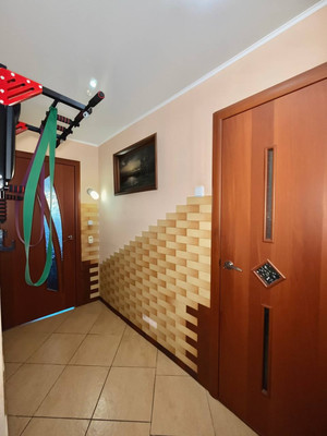 Продам трехкомнатную (3-комн.) квартиру, Свердлова ул, 10, Ишим г