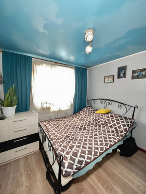 Продам трехкомнатную (3-комн.) квартиру, Свердлова ул, 10, Ишим г