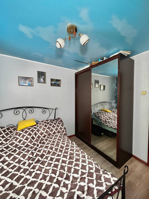 Продам трехкомнатную (3-комн.) квартиру, Свердлова ул, 10, Ишим г