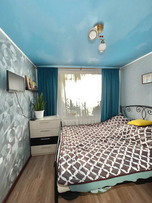 Продам трехкомнатную (3-комн.) квартиру, Свердлова ул, 10, Ишим г