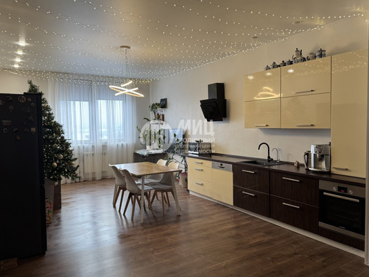 Продам трехкомнатную (3-комн.) квартиру, Чкалова ул, 2, Ильинский рп