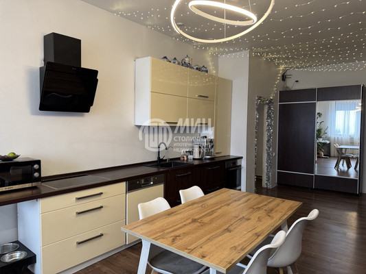 Продам трехкомнатную (3-комн.) квартиру, Чкалова ул, 2, Ильинский рп