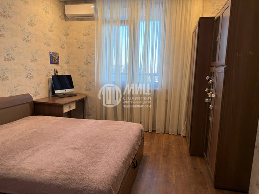 Продам трехкомнатную (3-комн.) квартиру, Чкалова ул, 2, Ильинский рп