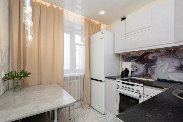 Продам двухкомнатную (2-комн.) квартиру, Баррикад ул, 54к, Иркутск г