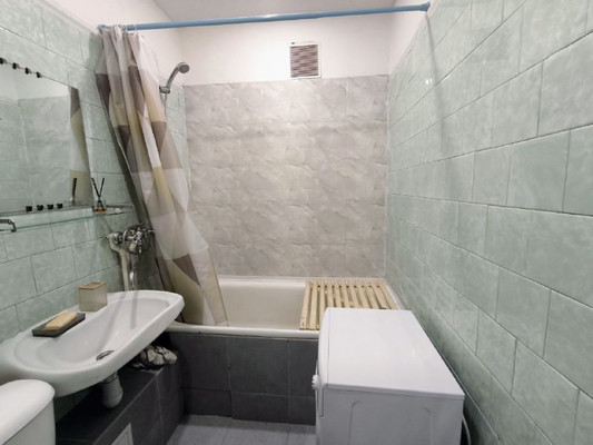 Продам двухкомнатную (2-комн.) квартиру, Краснококшайская ул, 174, Казань г