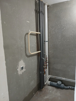 Продам трехкомнатную (3-комн.) квартиру, Лесопарковая ул, 43, Красноярск г