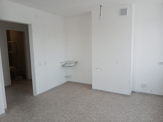 Продам трехкомнатную (3-комн.) квартиру, Лесопарковая ул, 43, Красноярск г