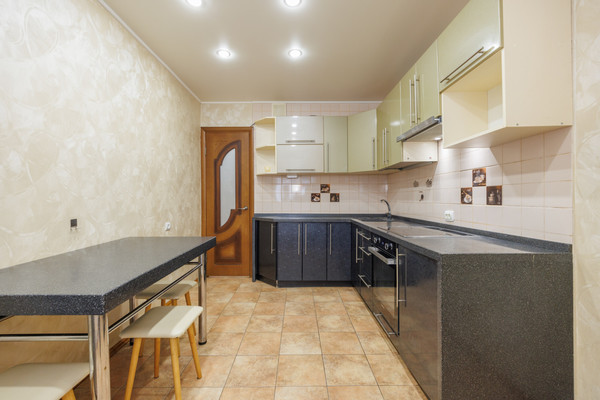 Продам однокомнатную (1-комн.) квартиру, Московский проезд, 42к2, Брянск г