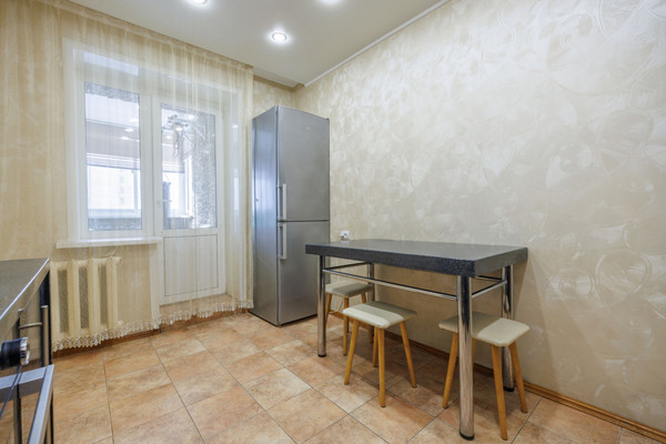 Продам однокомнатную (1-комн.) квартиру, Московский проезд, 42к2, Брянск г