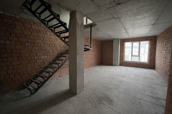 Продам трехкомнатную (3-комн.) квартиру, Тлостанова ул, 32, Нальчик г