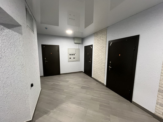 Продам трехкомнатную (3-комн.) квартиру, Тлостанова ул, 32, Нальчик г