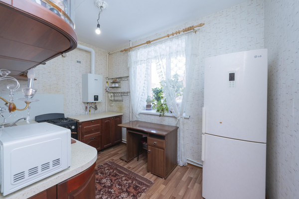 Продам двухкомнатную (2-комн.) квартиру, Радужная ул, 38, Култаево с