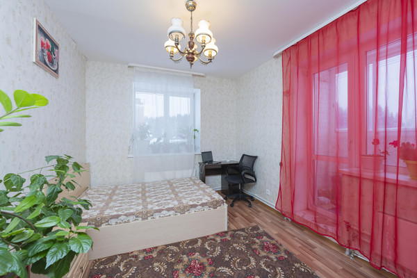 Продам двухкомнатную (2-комн.) квартиру, Радужная ул, 38, Култаево с