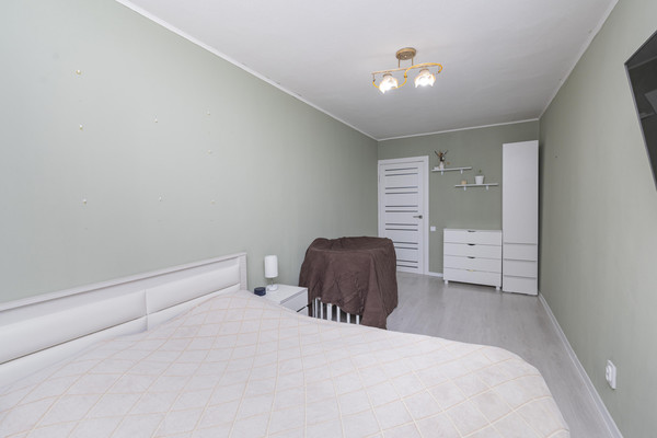 Продам двухкомнатную (2-комн.) квартиру, Крисанова ул, 67, Пермь г