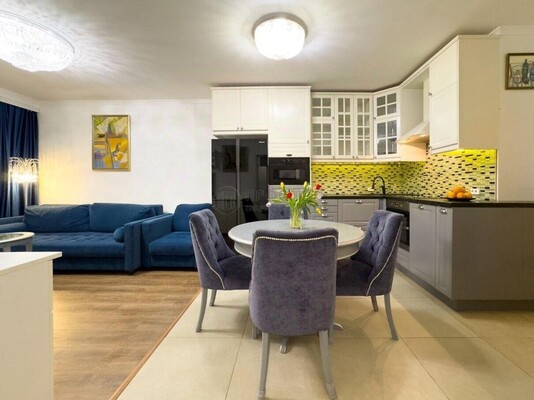 Продам многокомнатную квартиру, Варшавское ш, 141к8, Москва г