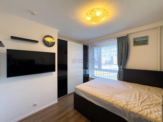 Продам многокомнатную квартиру, Варшавское ш, 141к8, Москва г