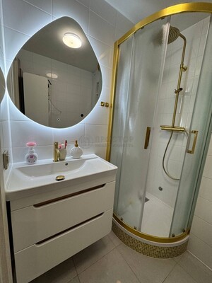 Продам двухкомнатную (2-комн.) квартиру, Люблинская ул, 74к3, Москва г