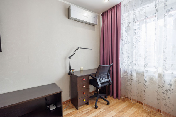 Продам однокомнатную (1-комн.) квартиру, Московский проезд, 42к2, Брянск г