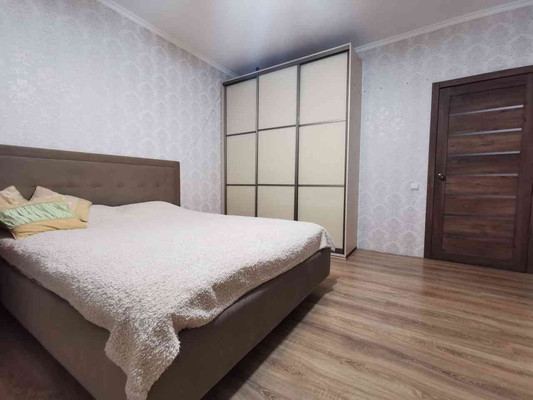 Продам однокомнатную (1-комн.) квартиру, В.Гакуна ул, 5, Калининград г