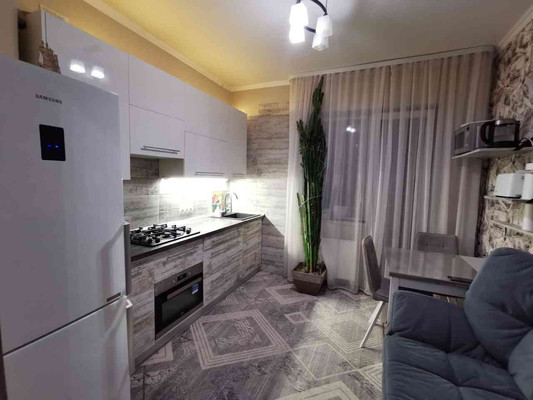 Продам однокомнатную (1-комн.) квартиру, В.Гакуна ул, 5, Калининград г