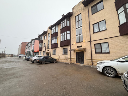 Продам двухкомнатную (2-комн.) квартиру, 20, Мир п