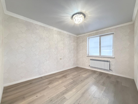 Продам двухкомнатную (2-комн.) квартиру, 20, Мир п