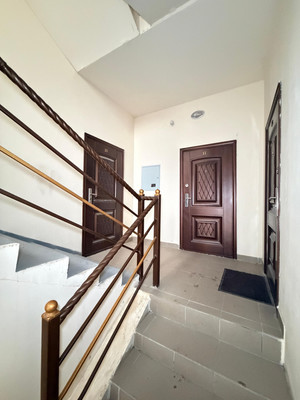 Продам двухкомнатную (2-комн.) квартиру, 20, Мир п