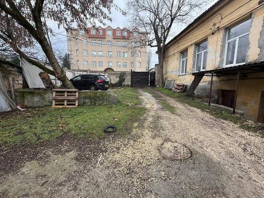 Продам трехкомнатную (3-комн.) квартиру, Ленина ул, 8, Симферополь г