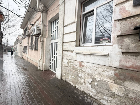 Продам трехкомнатную (3-комн.) квартиру, Ленина ул, 8, Симферополь г