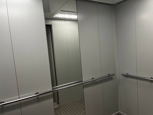 Продам двухкомнатную (2-комн.) квартиру, Парковая ул, 3, Молодежное пгт