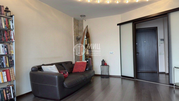 Продам однокомнатную (1-комн.) квартиру, 6-я Кожуховская ул, 15к2, Москва г