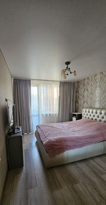 Продам трехкомнатную (3-комн.) квартиру, Тобольская ул, 31, Калининград г