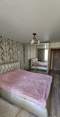 Продам трехкомнатную (3-комн.) квартиру, Тобольская ул, 31, Калининград г