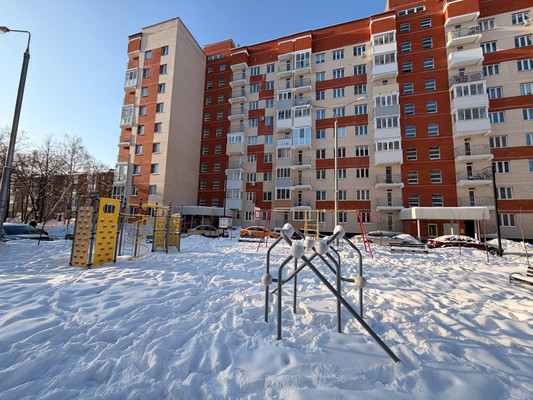 Продам трехкомнатную (3-комн.) квартиру, Горького ул, 10, Малино рп