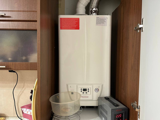 Продам двухкомнатную (2-комн.) квартиру, 1 мкр, 33/2, Кропоткин г