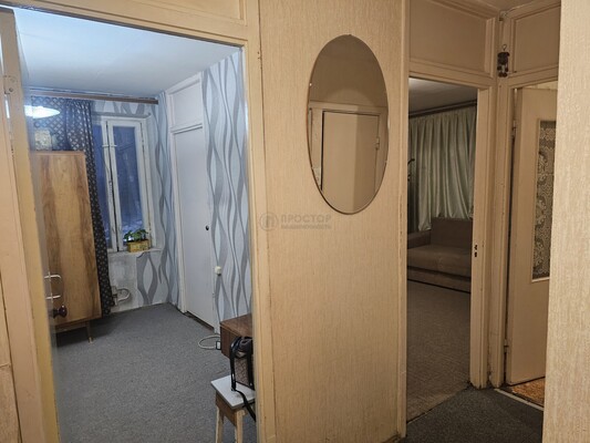 Продам двухкомнатную (2-комн.) квартиру, Изумрудная ул, 8, Москва г