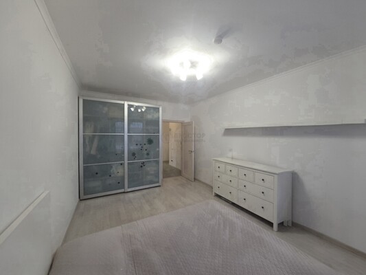 Продам трехкомнатную (3-комн.) квартиру, Краснодарская ул, 6, Москва г